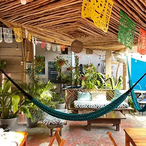  Hostal Barco